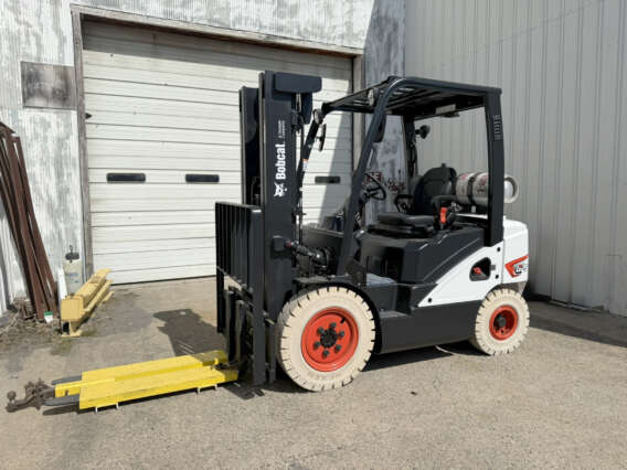 Bobcat G25 forklift